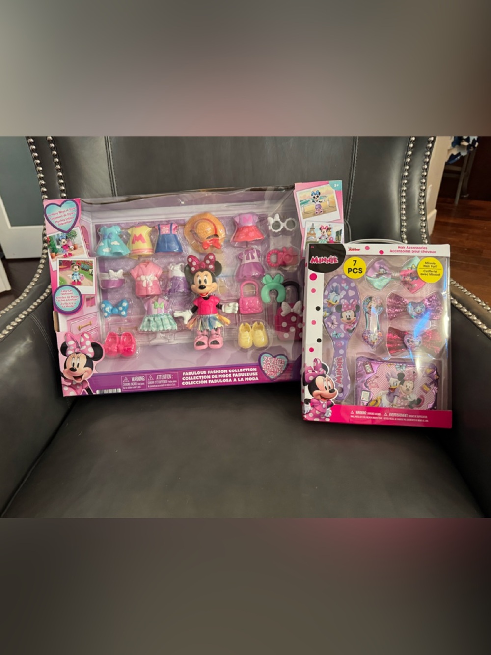Minnie bundle includes Pink Fashion Playset with Accessories & hair Accessories